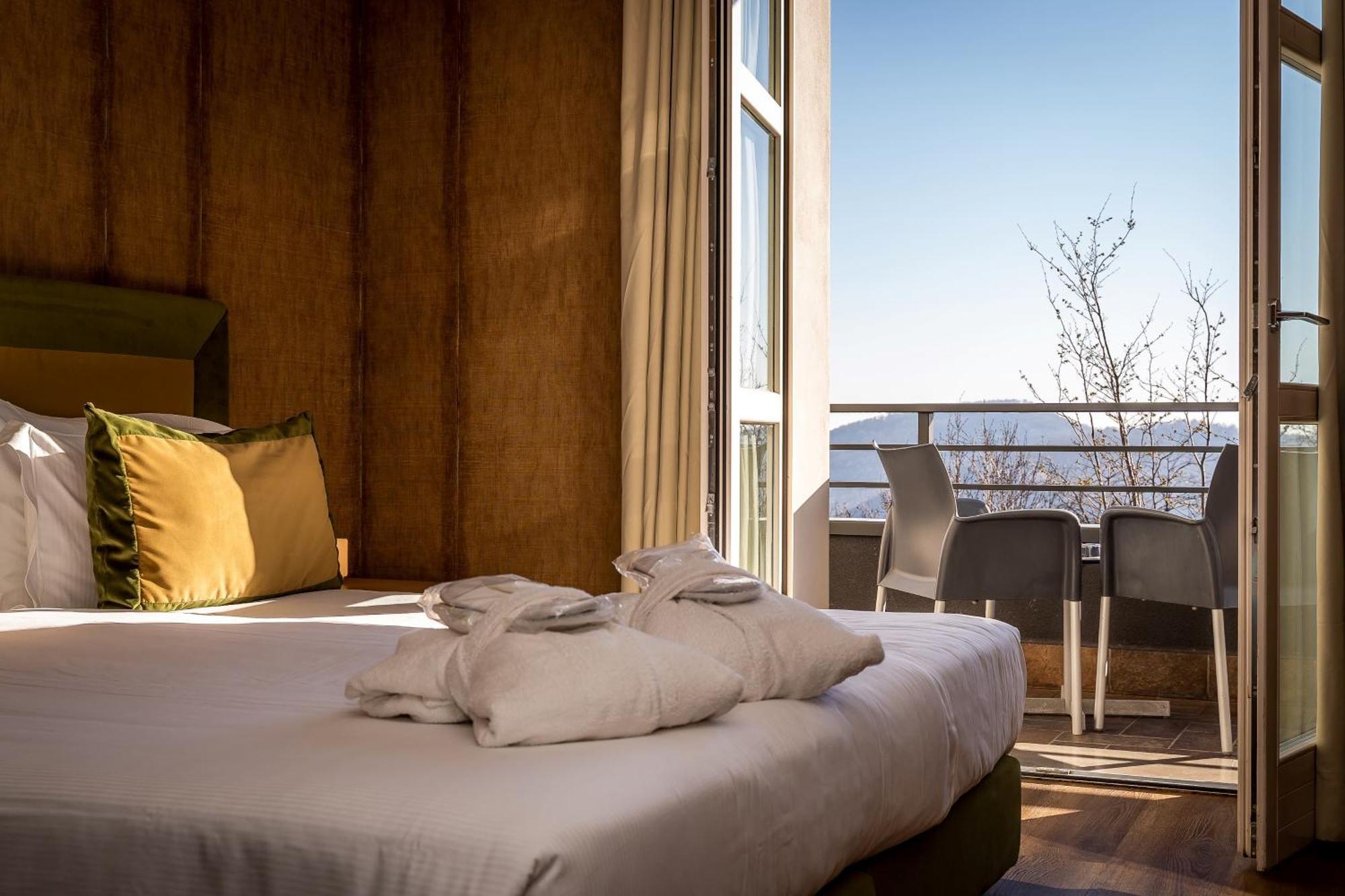 Phi Hotel Piajo Nembro Dış mekan fotoğraf